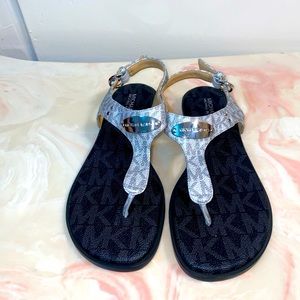 MICHAEL KORS
Logo Plate Leather Sandal